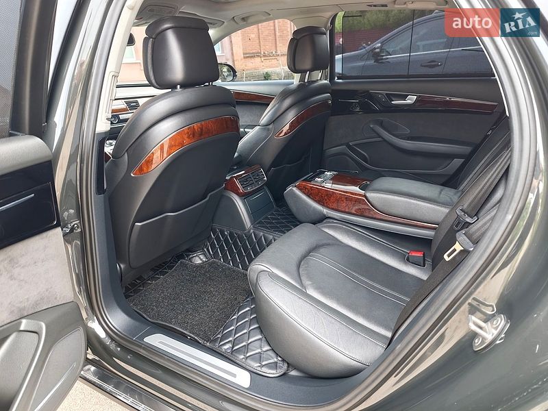 Седан Audi A8 2013 в Бердичеве