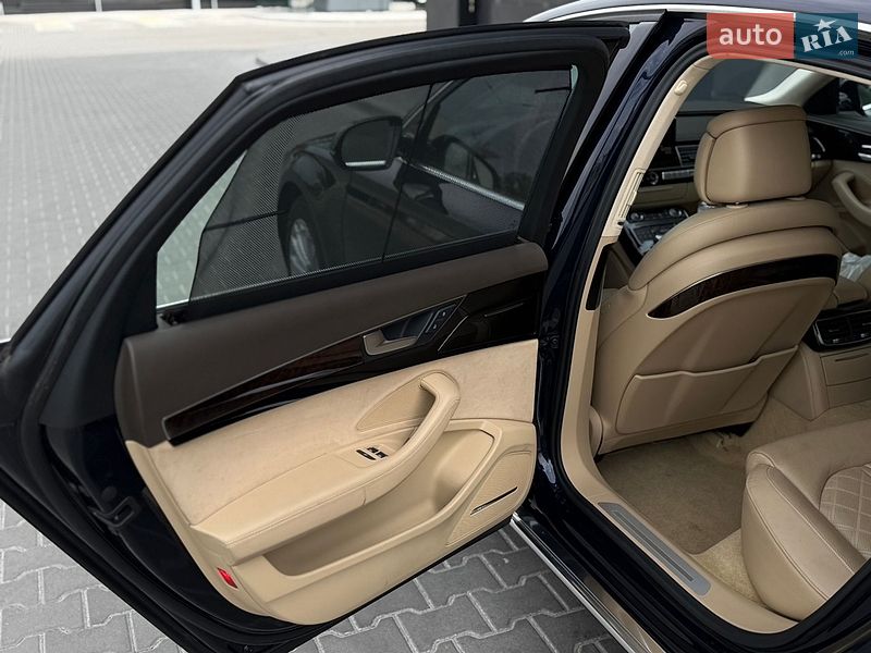 Седан Audi A8 2013 в Днепре