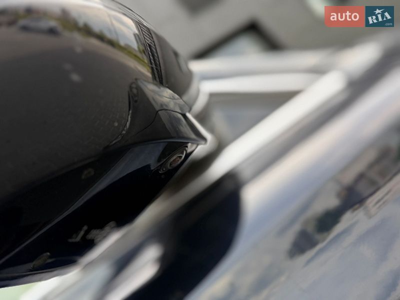 Седан Audi A8 2013 в Днепре