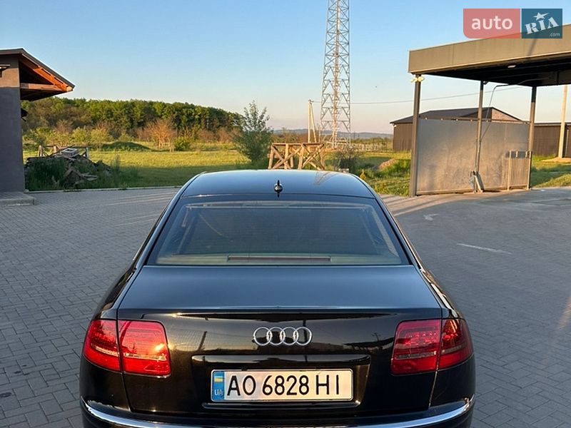 Седан Audi A8 2006 в Тячеве