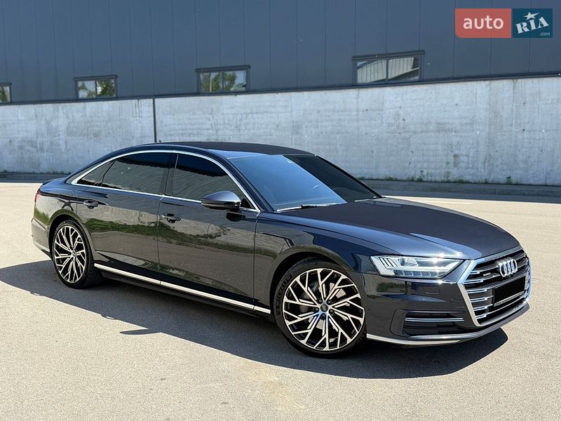 Седан Audi A8 2021 в Києві