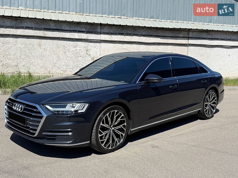 Седан Audi A8 2021 в Києві