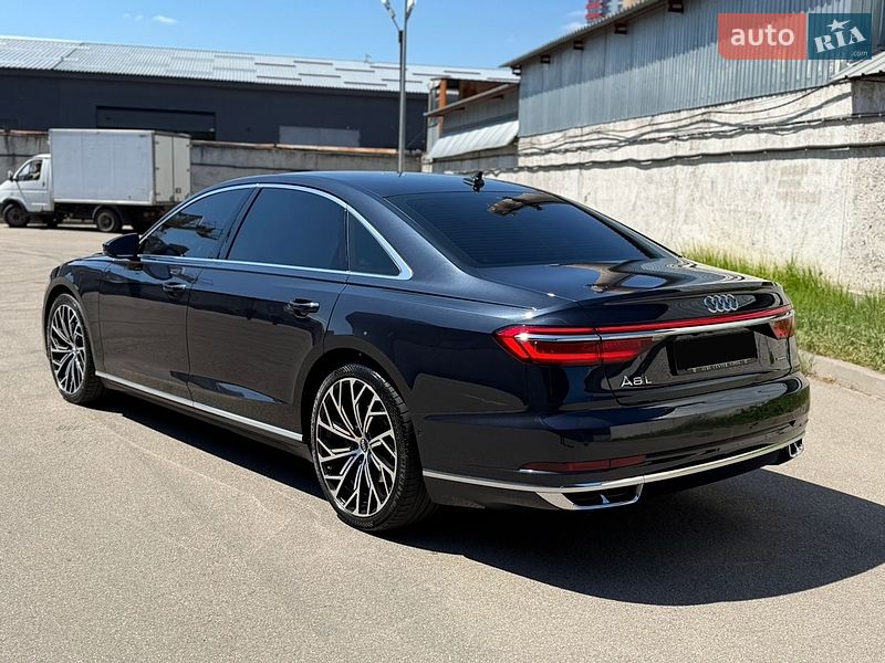 Седан Audi A8 2021 в Києві