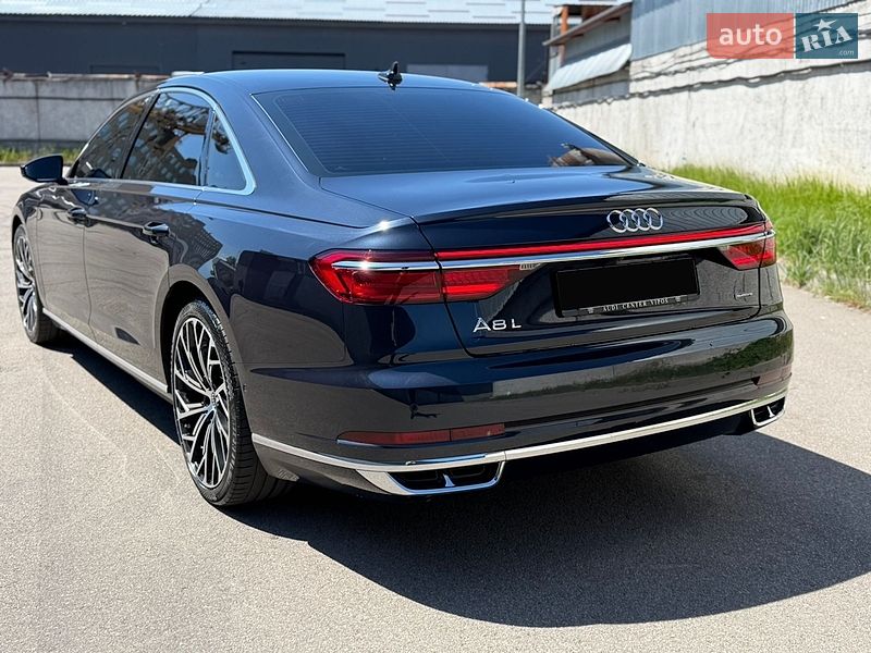 Седан Audi A8 2021 в Києві