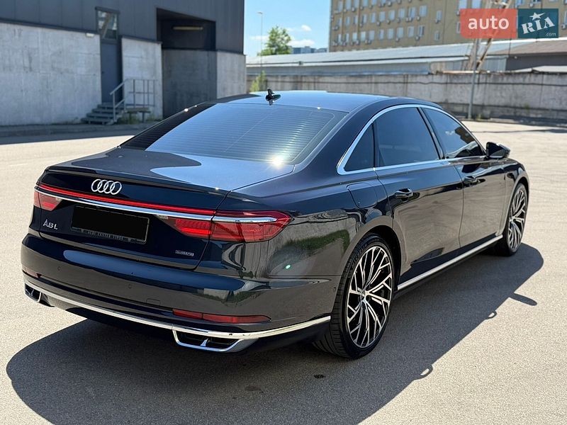 Седан Audi A8 2021 в Києві
