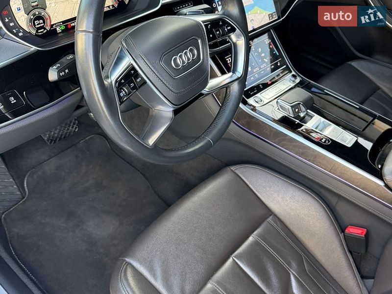 Седан Audi A8 2021 в Києві