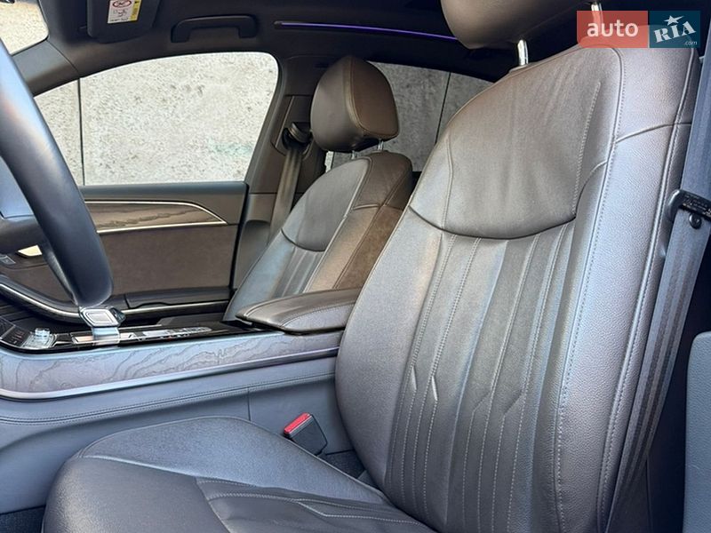 Седан Audi A8 2021 в Києві