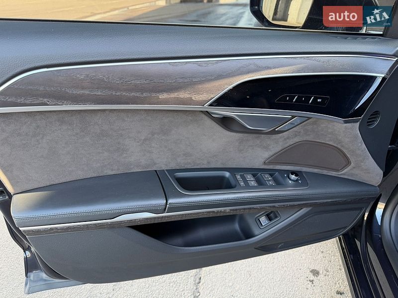 Седан Audi A8 2021 в Києві