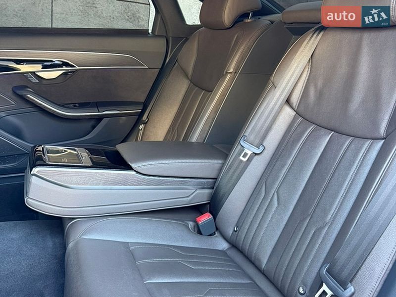 Седан Audi A8 2021 в Києві