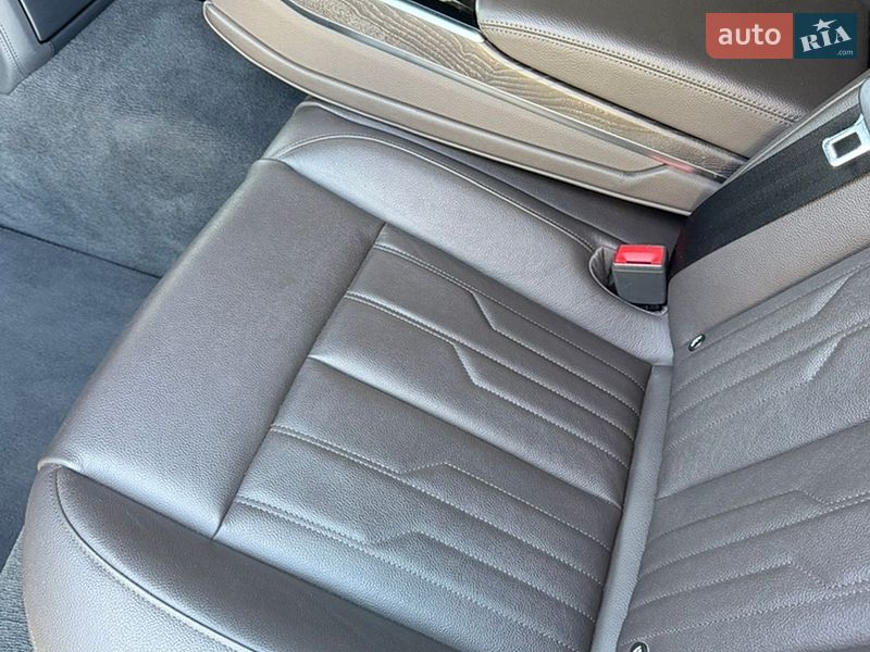 Седан Audi A8 2021 в Києві