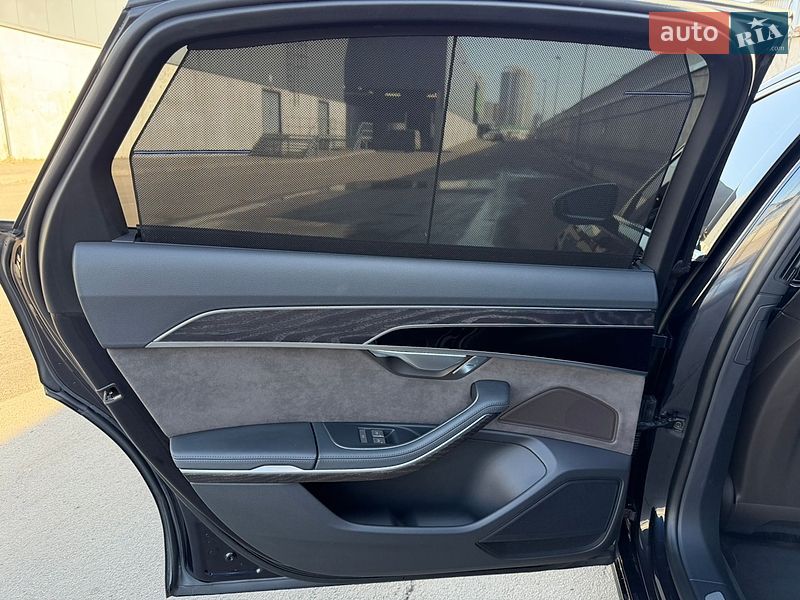 Седан Audi A8 2021 в Києві