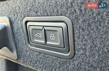 Седан Audi A8 2021 в Києві