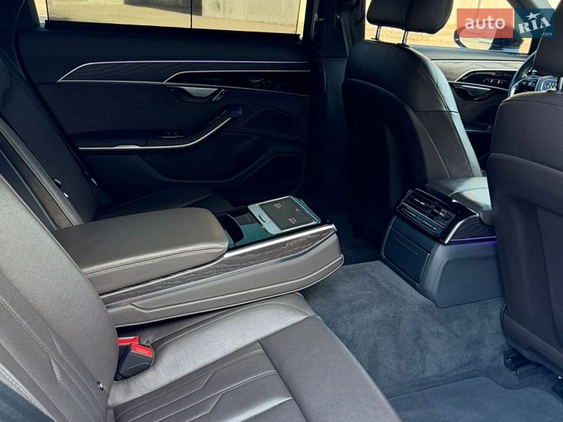 Седан Audi A8 2021 в Києві