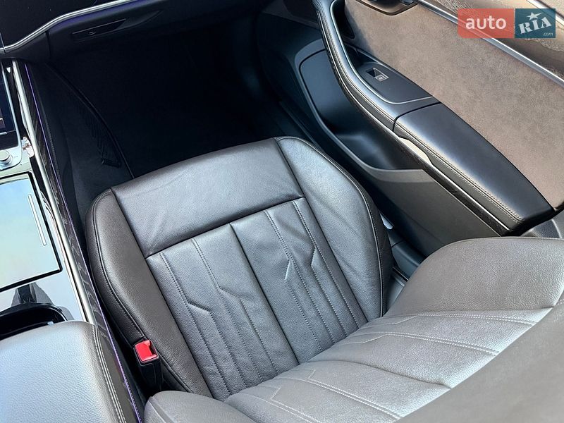 Седан Audi A8 2021 в Києві