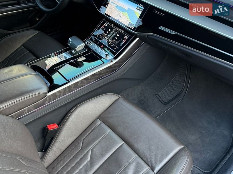 Седан Audi A8 2021 в Києві
