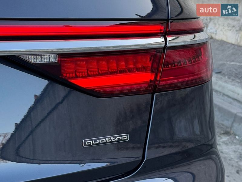 Седан Audi A8 2021 в Києві