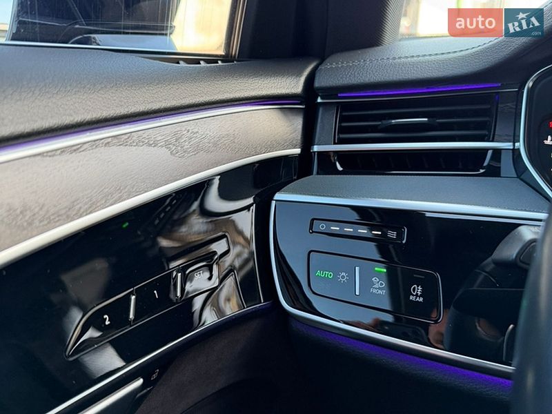 Седан Audi A8 2021 в Києві