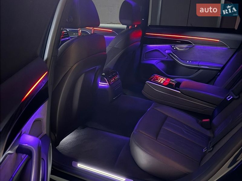 Седан Audi A8 2021 в Києві