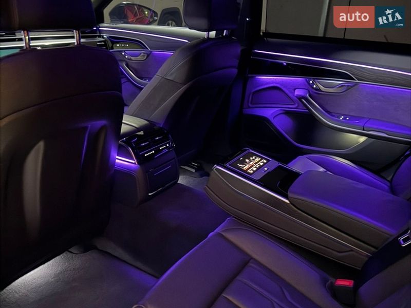 Седан Audi A8 2021 в Києві