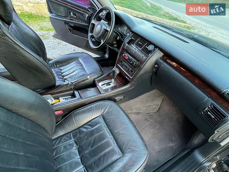 Седан Audi A8 1998 в Мурованых Куриловцах