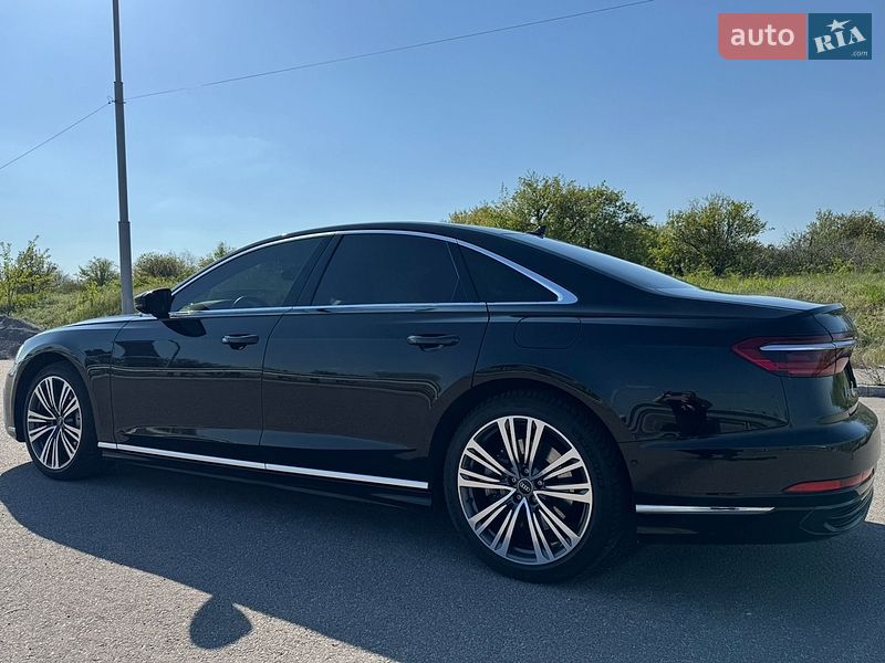 Седан Audi A8 2022 в Запорожье