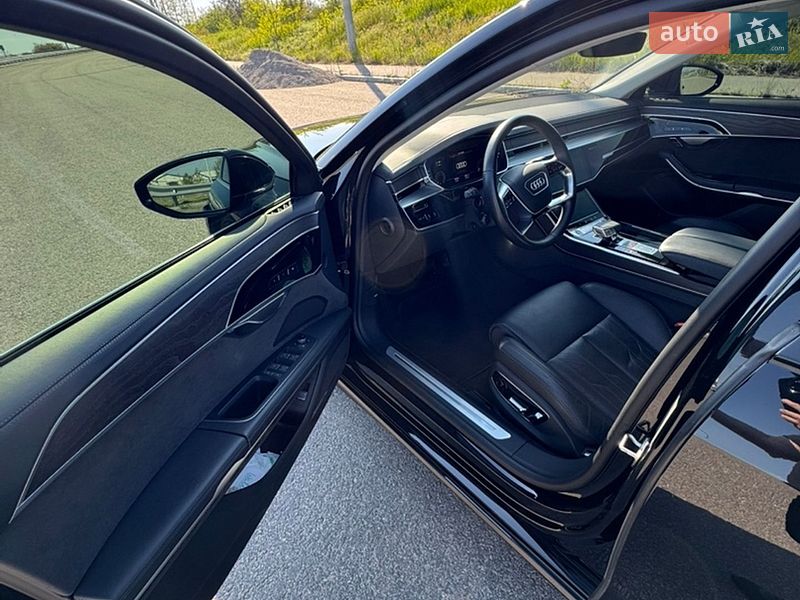 Седан Audi A8 2022 в Запорожье