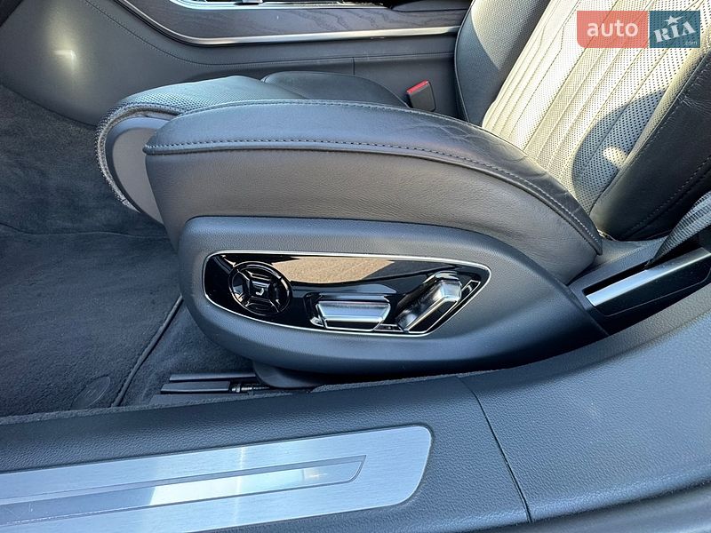 Седан Audi A8 2022 в Запорожье