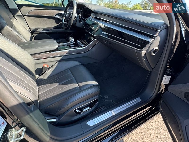 Седан Audi A8 2022 в Запорожье