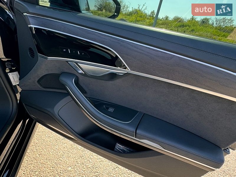 Седан Audi A8 2022 в Запорожье