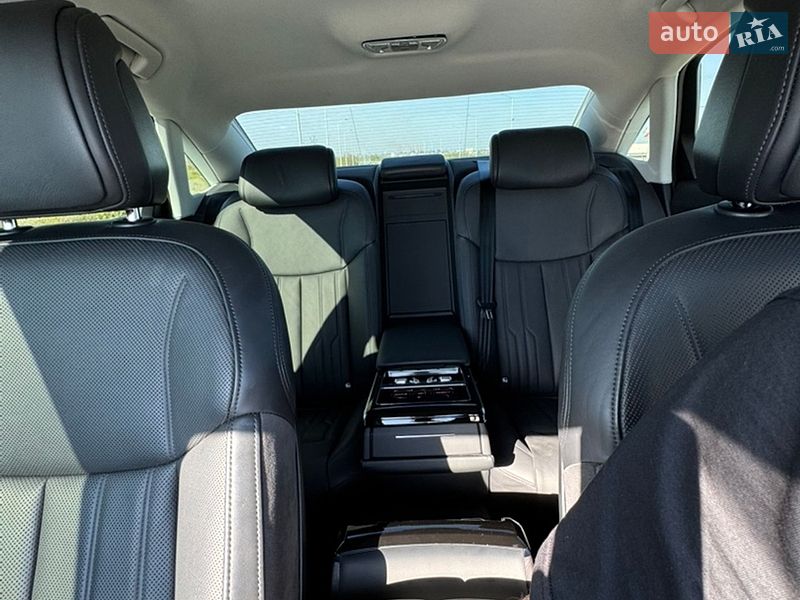 Седан Audi A8 2022 в Запорожье