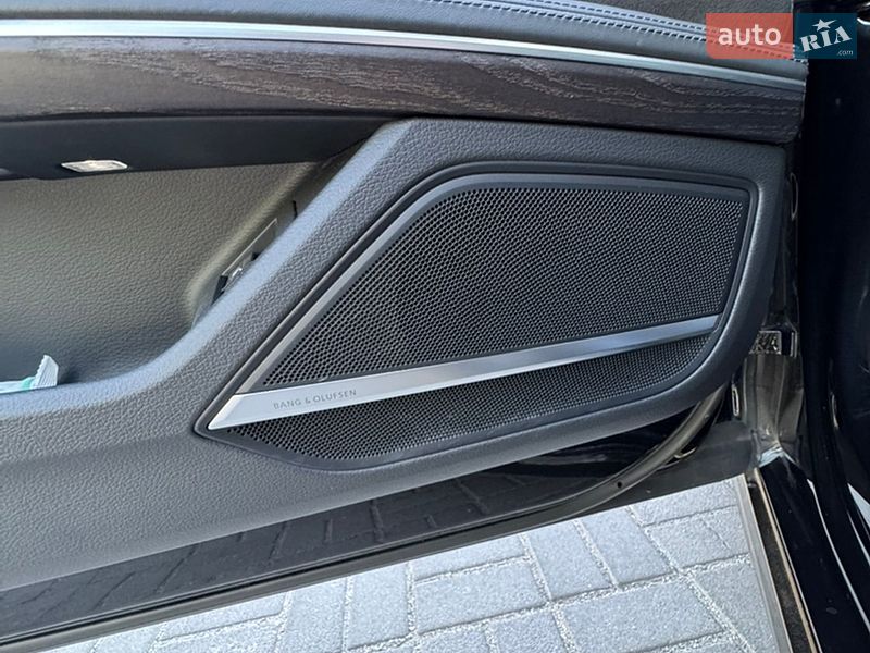 Седан Audi A8 2022 в Запорожье