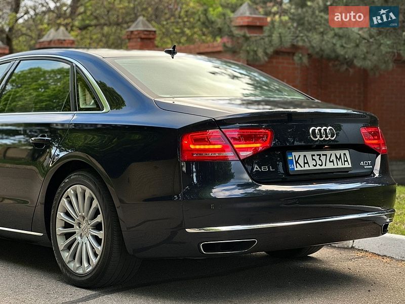 Седан Audi A8 2013 в Днепре