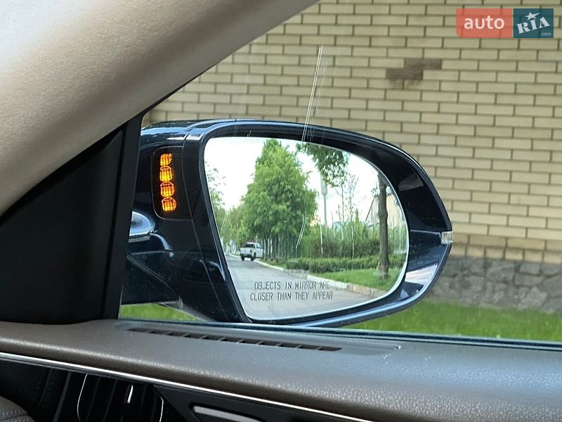 Седан Audi A8 2013 в Днепре