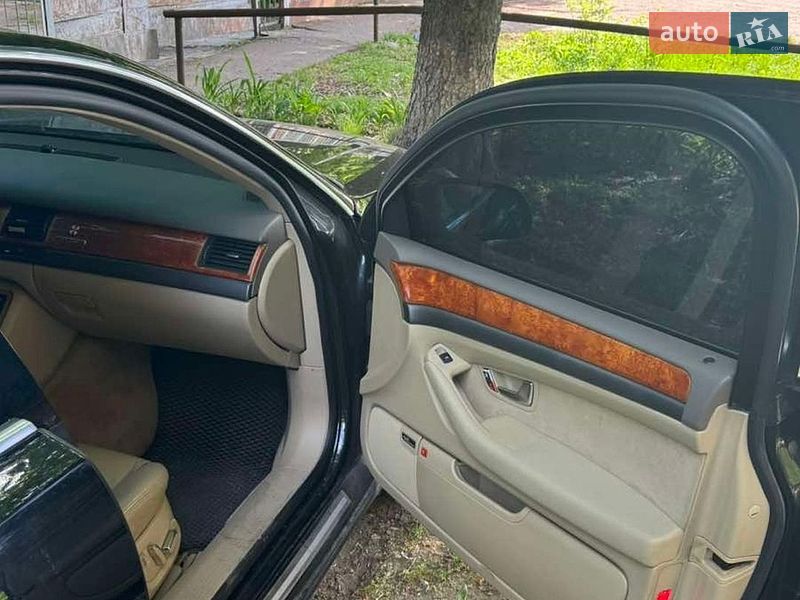 Седан Audi A8 2004 в Прилуках