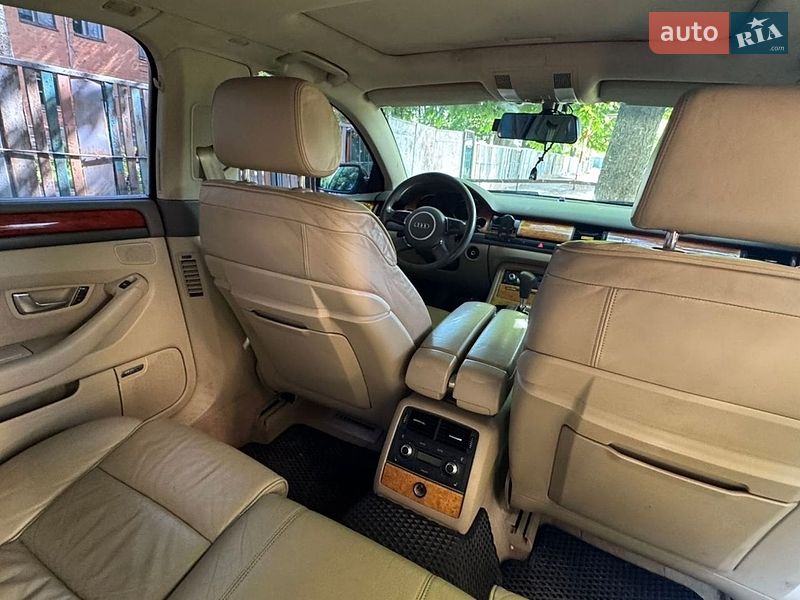 Седан Audi A8 2004 в Прилуках