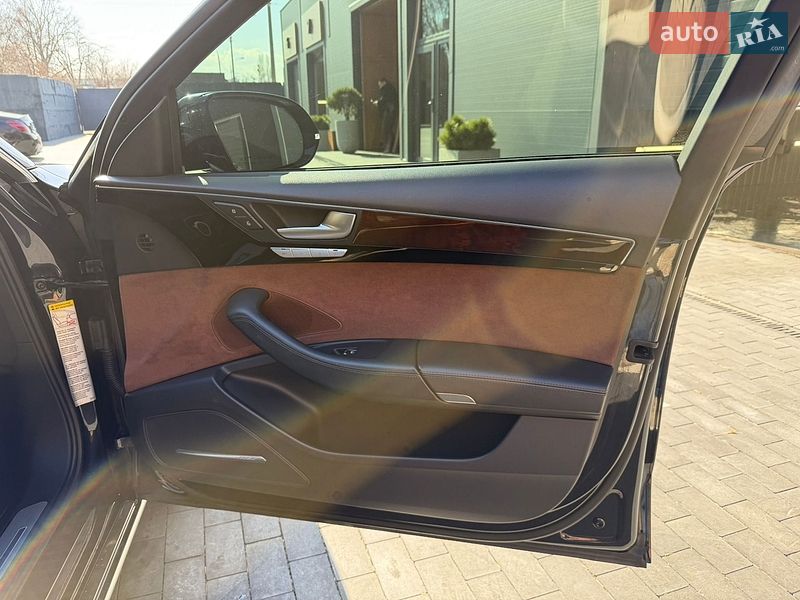 Седан Audi A8 2015 в Києві фото 19 Седан Audi A8 2015 в Києві