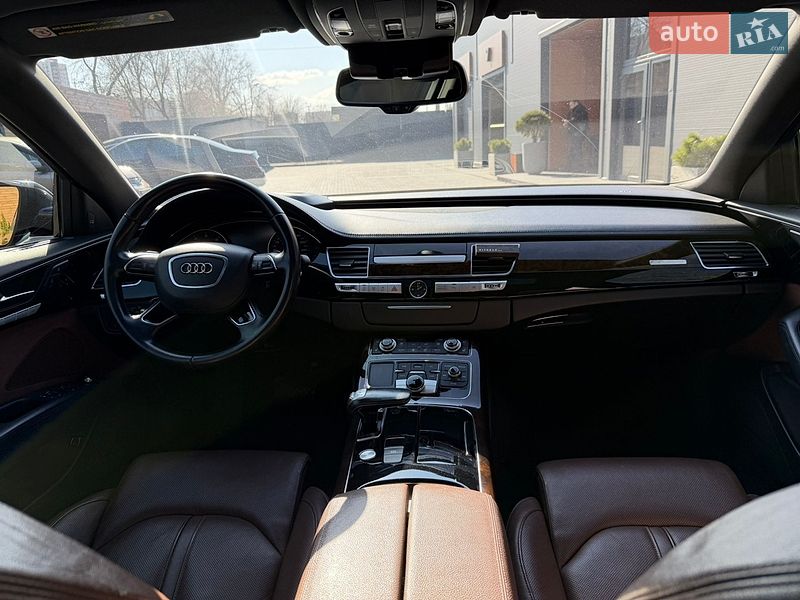 Седан Audi A8 2015 в Киеве