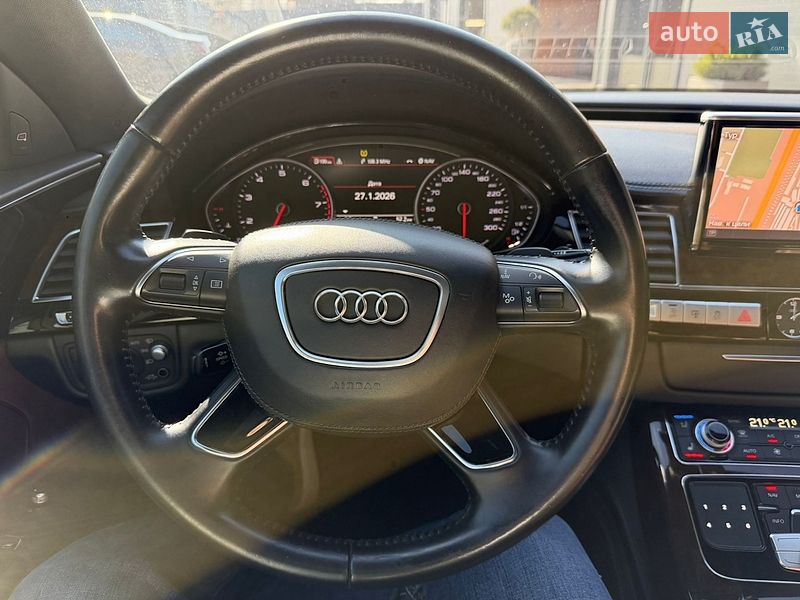 Седан Audi A8 2015 в Киеве
