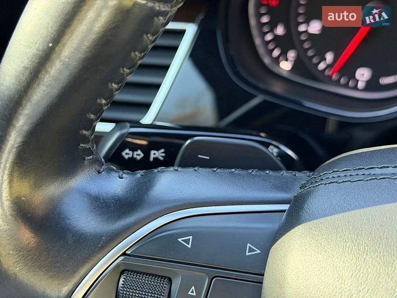 Седан Audi A8 2015 в Киеве