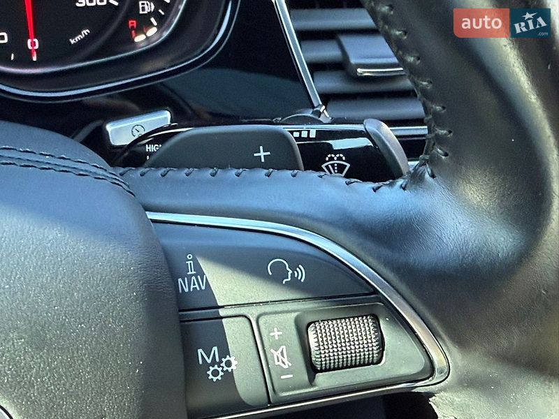 Седан Audi A8 2015 в Києві фото 33 Седан Audi A8 2015 в Києві