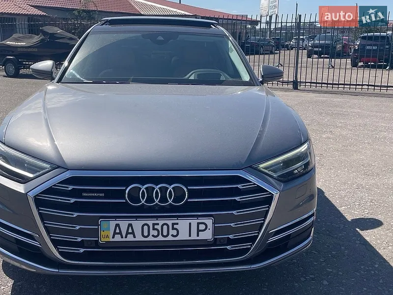 Audi A8 2018 VIN WAU8DAF83KN010633 фото оголошення 10 з 176
