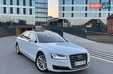 Седан Audi A8 2014 в Ужгороді