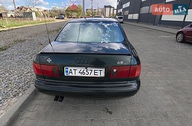 Седан Audi A8 1996 в Калуші