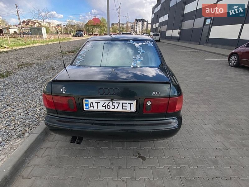 Седан Audi A8 1996 в Калуші