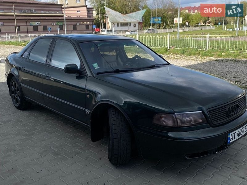 Седан Audi A8 1996 в Калуші
