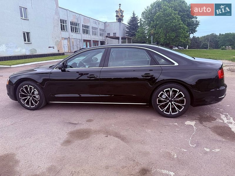 Седан Audi A8 2013 в Рівному