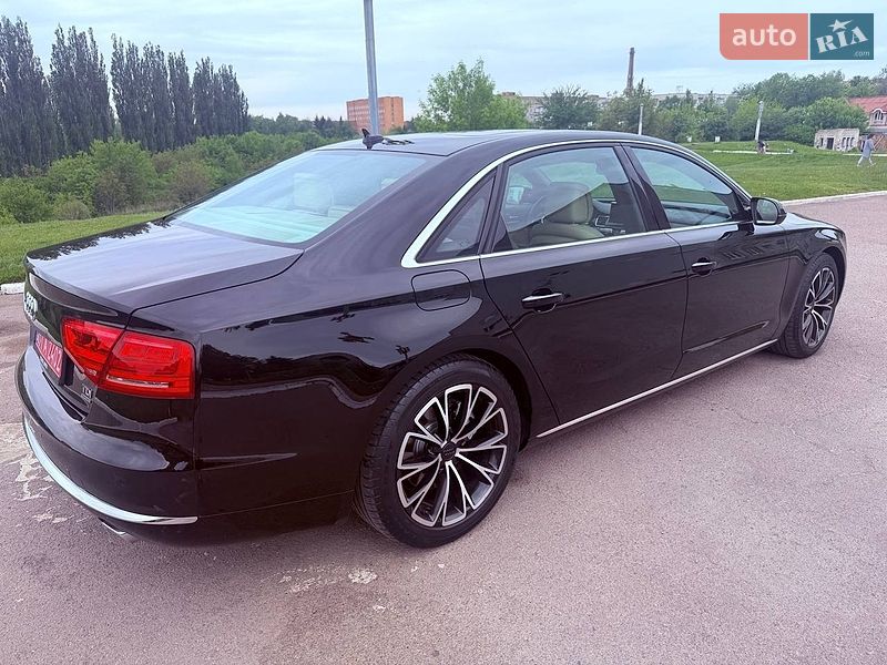 Седан Audi A8 2013 в Рівному