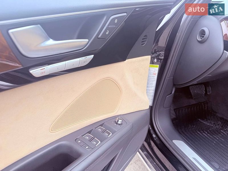 Седан Audi A8 2013 в Рівному