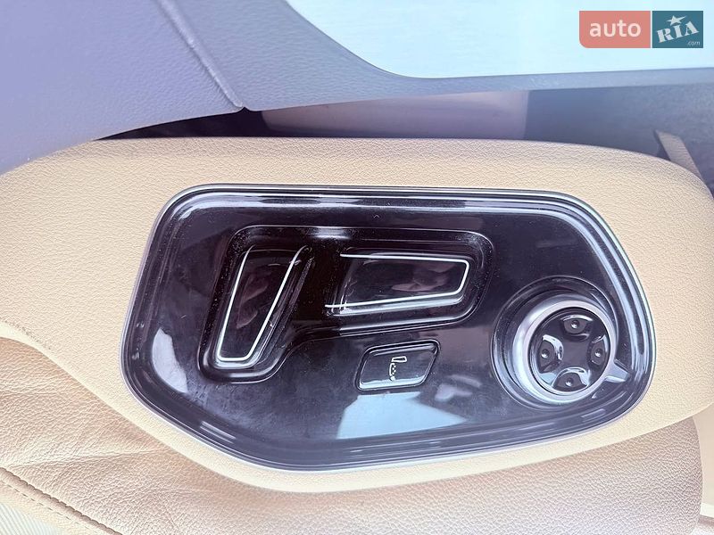 Седан Audi A8 2013 в Рівному