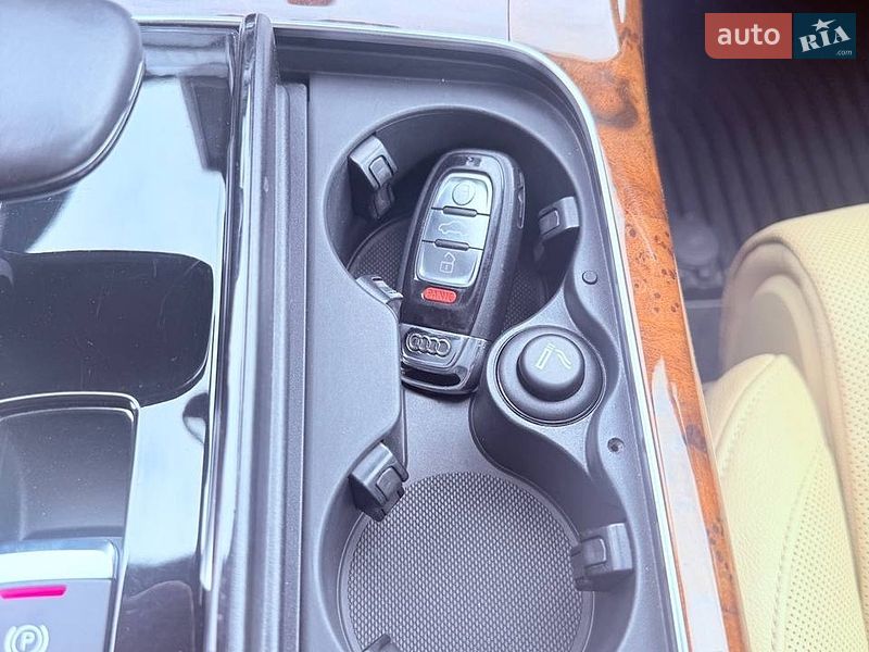Седан Audi A8 2013 в Рівному